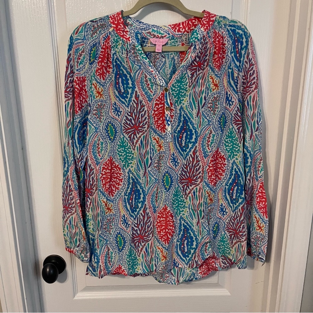Lilly Pulitzer 100% Silk Elsa Top Blouse in Let Minnow Medium Shirt Office